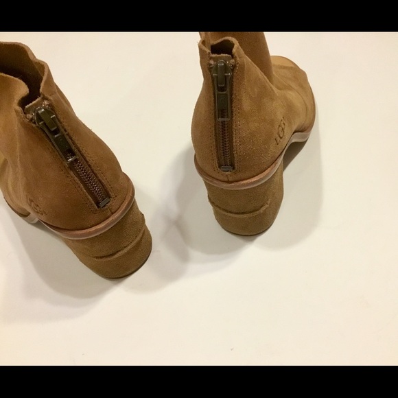UGG open toe boots. - Picture 4 of 6